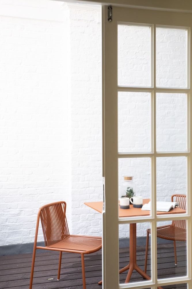 Gulaid House Knightsbridge by Bob W London