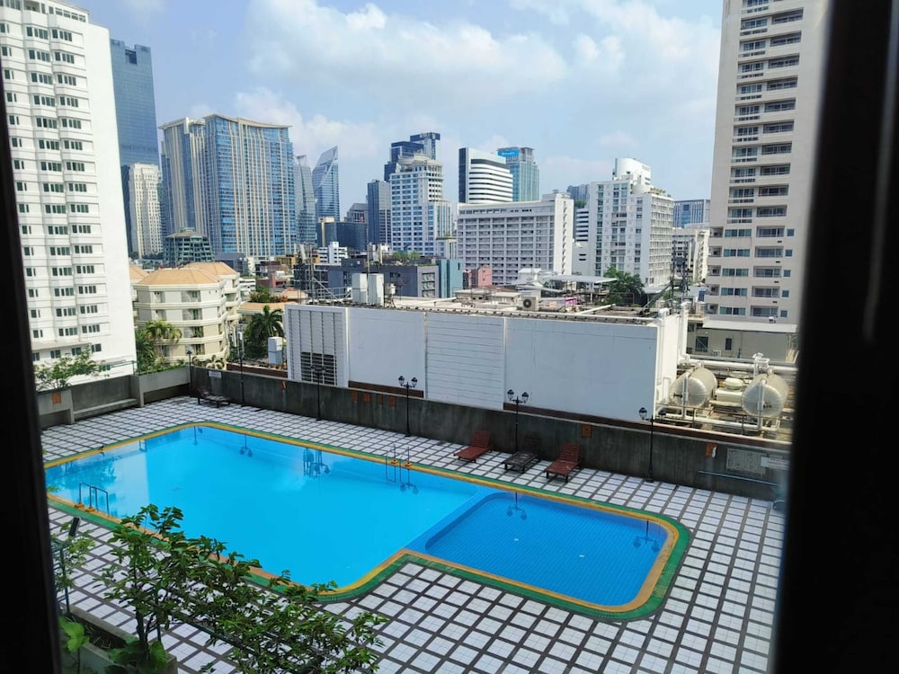 Omni Tower Sukhumvit Nana - Direct