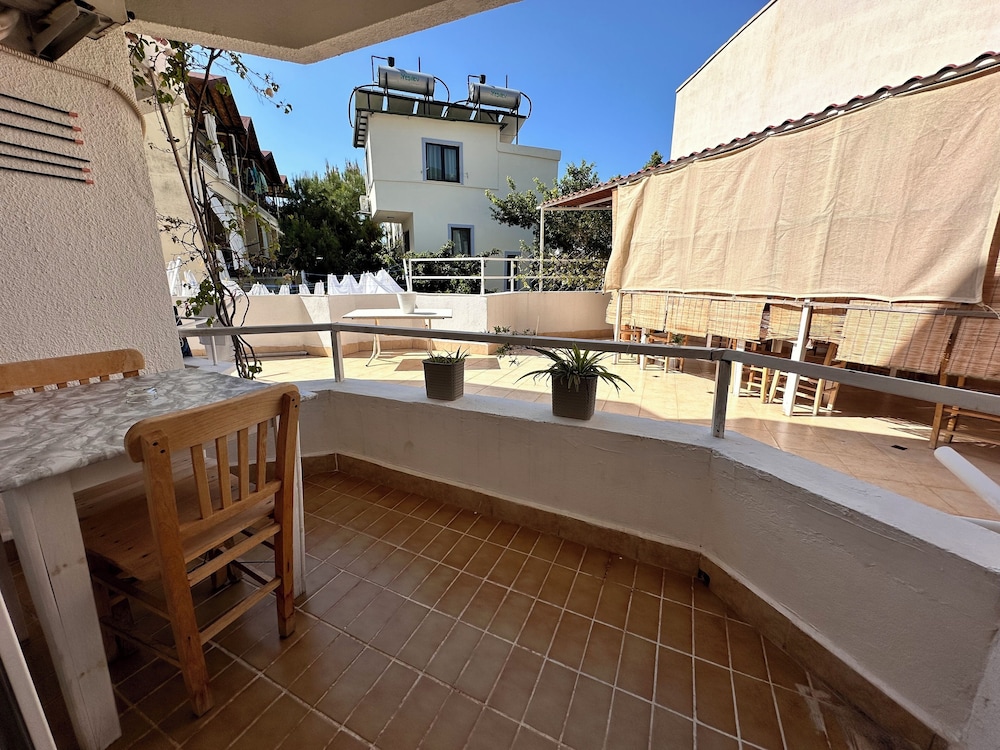 Mimosa Pension