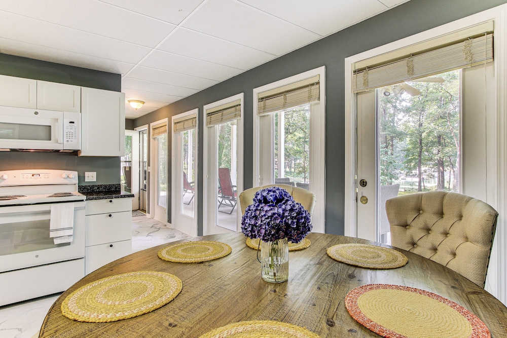 < 1 Mi to Marina: Fair Play Home on Lake Hartwell