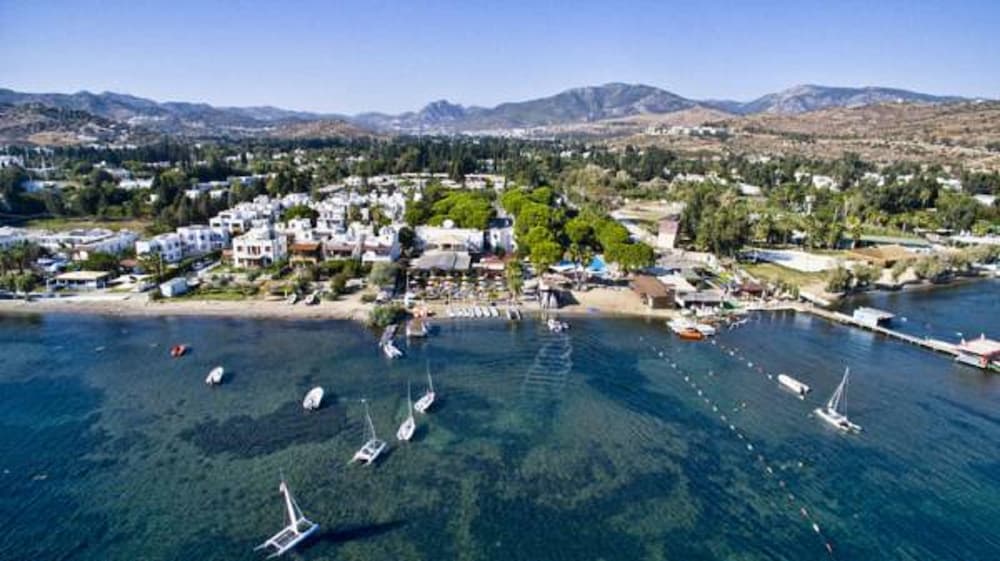 Bodrum Sea Side Beach Club Otel - Image 46