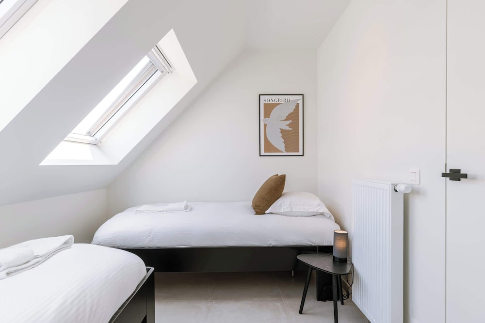 Huswell x Bel Air - Modern City Apartment With Terrace Designer Touches