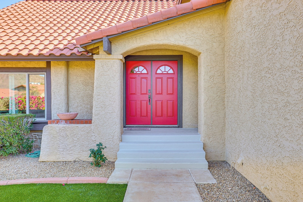 Hike, Golf & Explore: Large Phoenix Home w/ Grill
