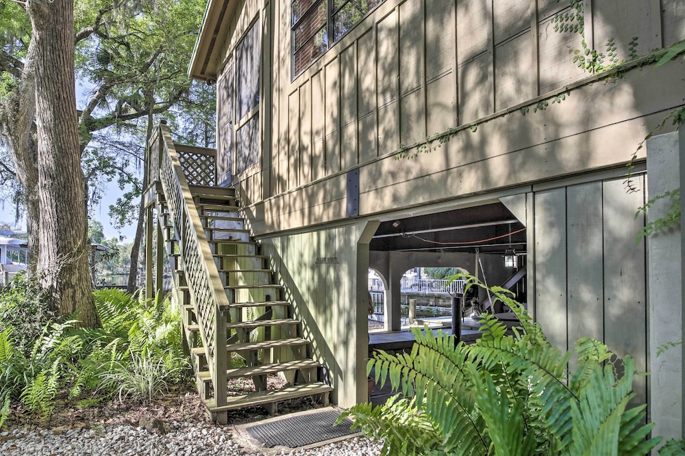 Waterfront Astor Studio Cabin w/ Private Boat Dock view 4