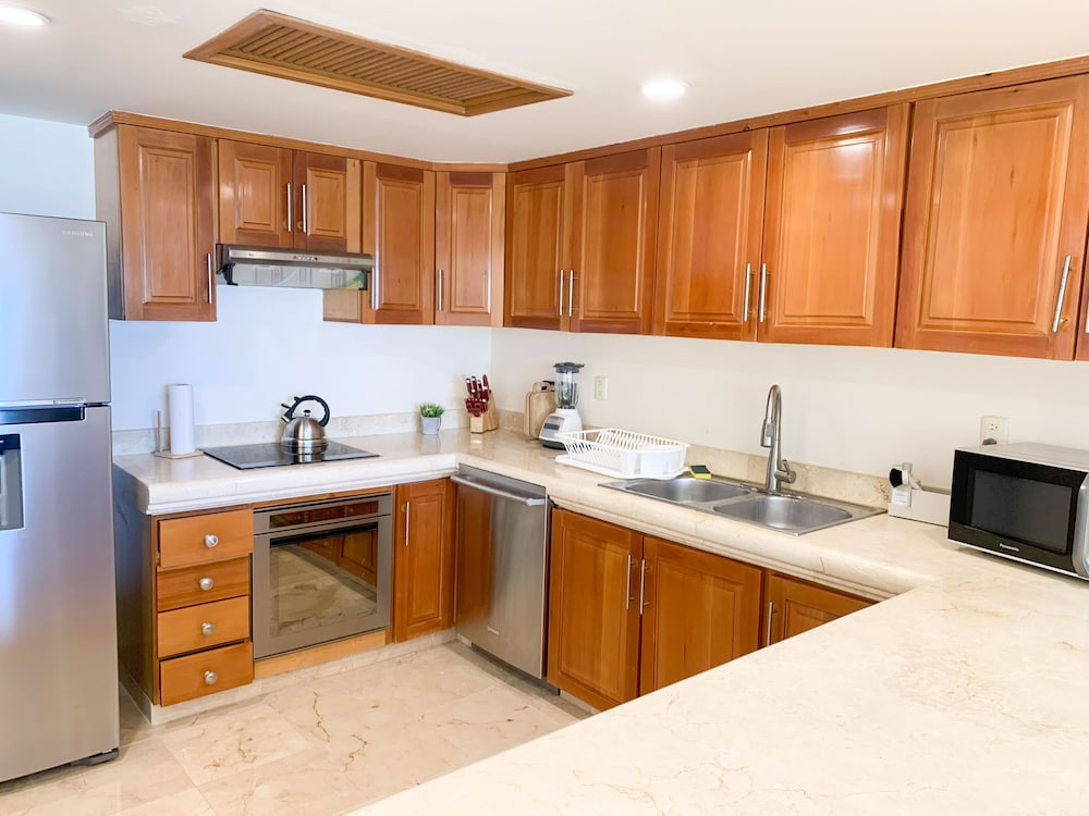 Beach Front Luxury condo