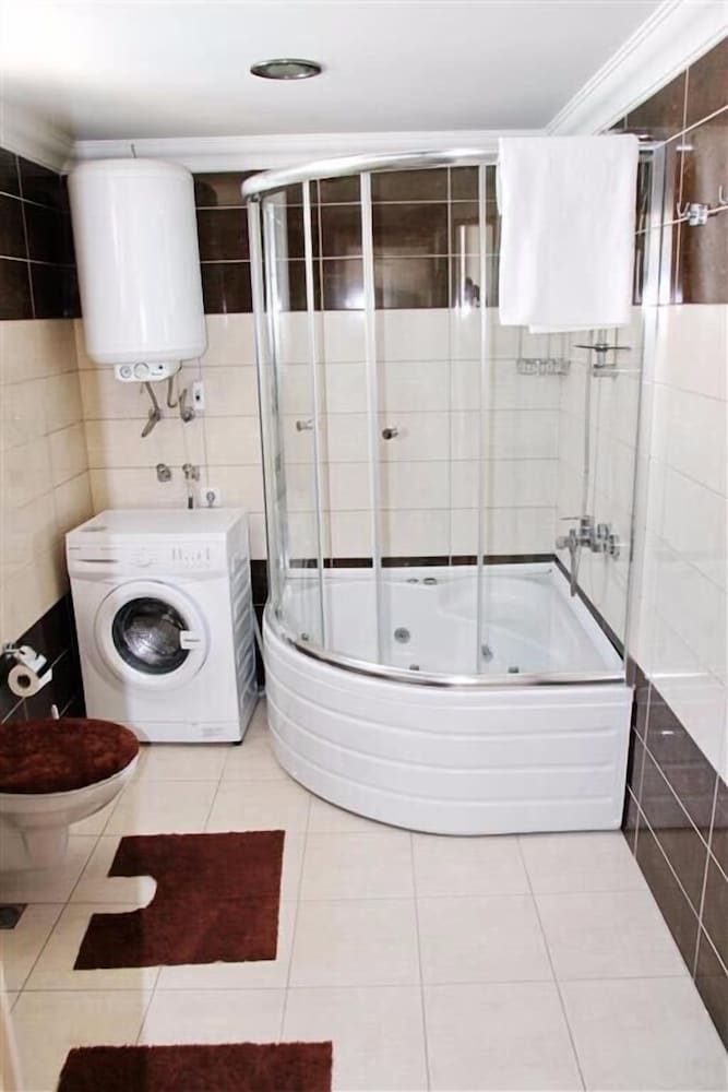 Photo 9