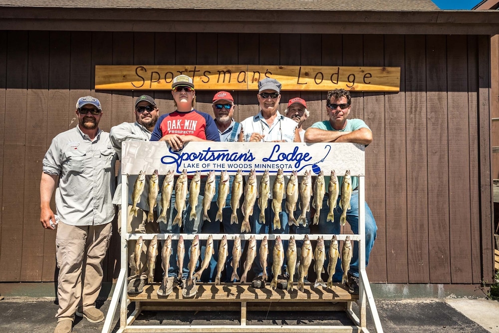 Sportsman's Lodge