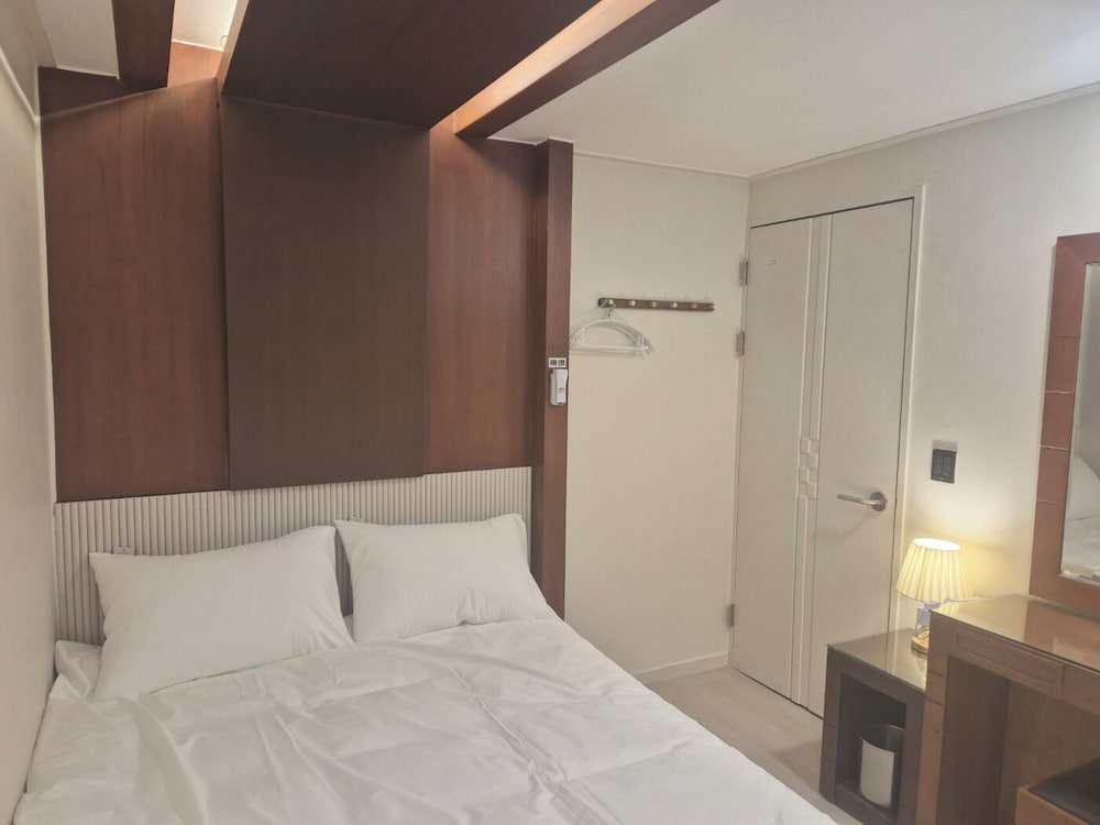 AnOn hostel