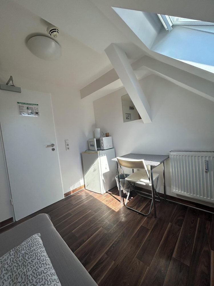 2-Rent Group Hostel Zimmer&Apartments GKP2