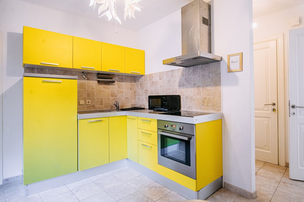 Illyria Old Town Apartment by DuHomes