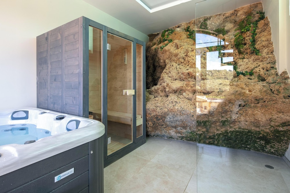 Moundros Luxury Villa & Spa