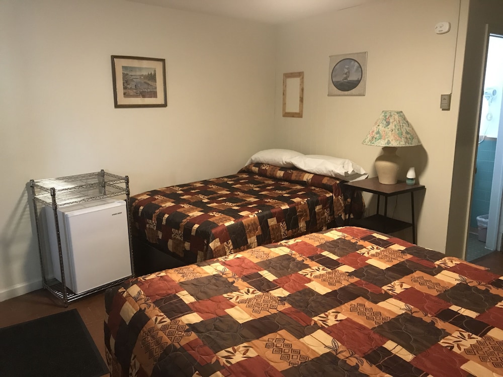 The Evergreen Motel