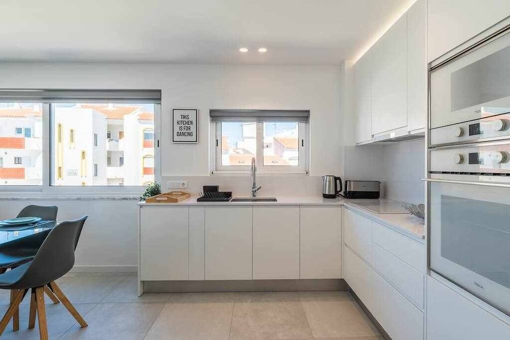 Central Town 2-bedroom Luxury Apartment Albufeira
