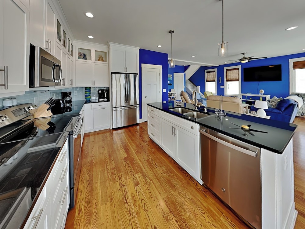 Shore Sounds Fun by Topsail Realty