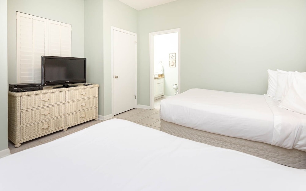 Phoenix East 2 2124 2 Bedroom Condo