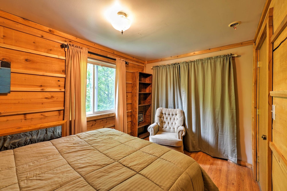 Peaceful, Quiet Seward Apt W/back Yard & Mtn Views view 2