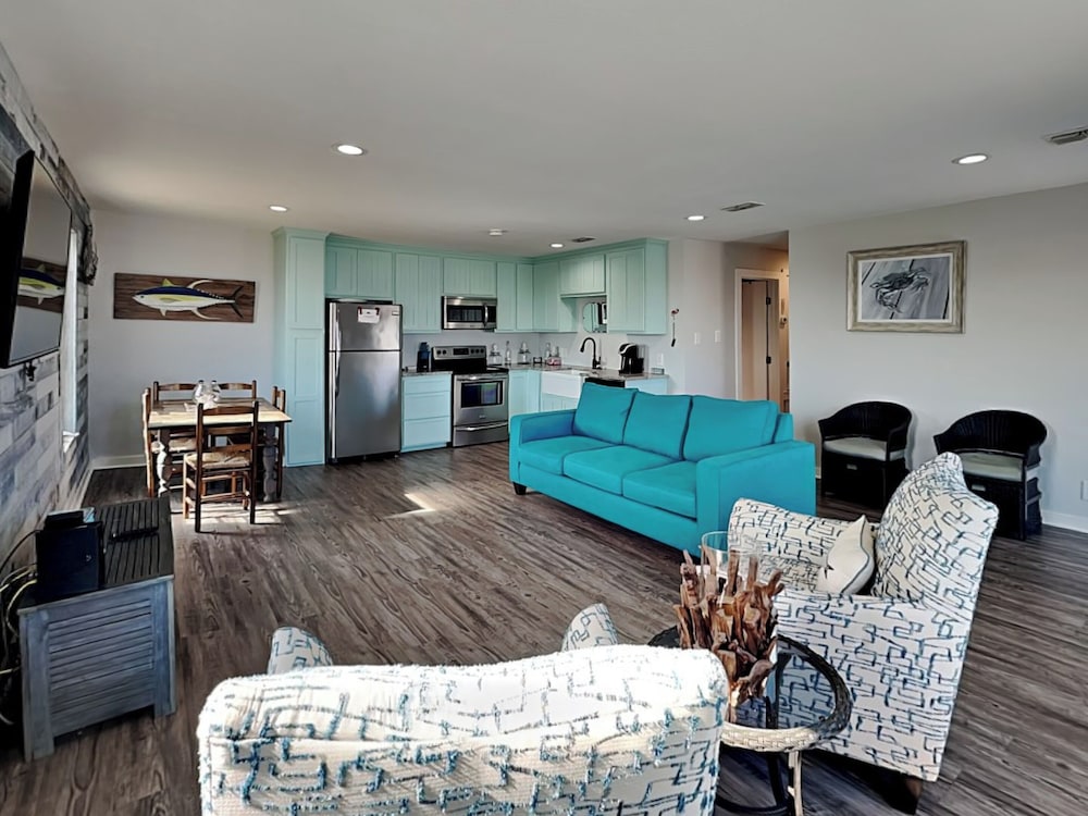 Aransas Bay Getaway by Miss Kitty’s