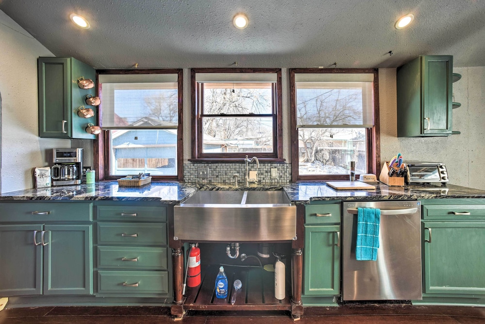 Historic Old Colorado City Home w/ Backyard! view 5