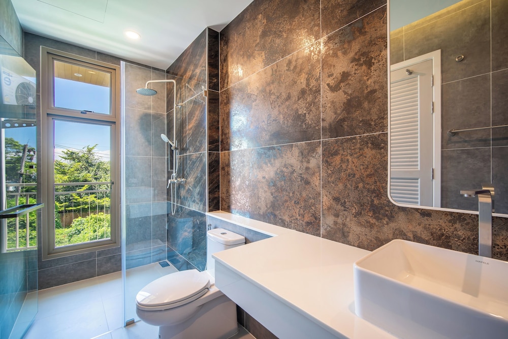 Classic Modern Pool Villas Rawai 3BR