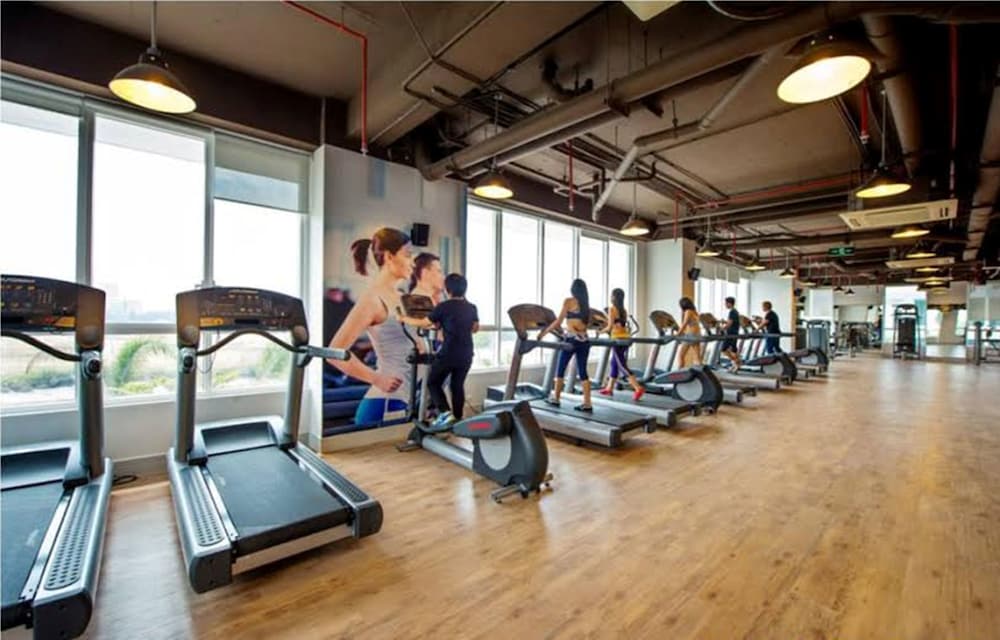 Sunrise City 2BR Luxury SWPool 30th