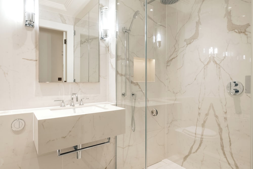 Claridge House by SLO