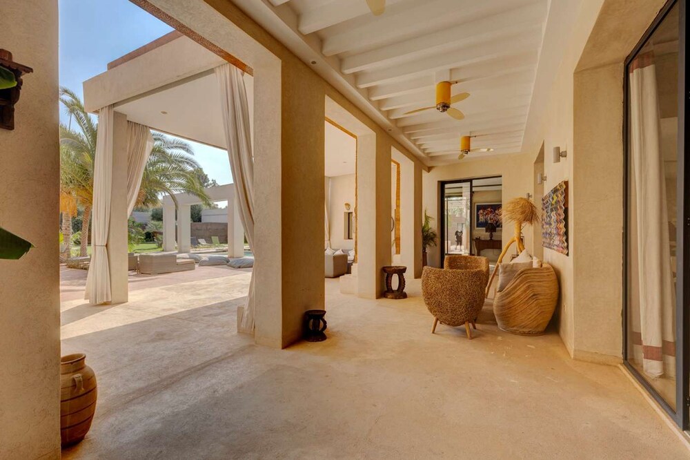The Garden of Siredrah an Oasis With Pool and Hammam