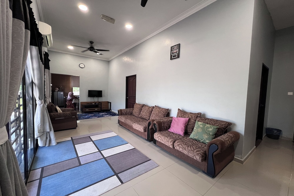 Nurbayu Villa (3 and 4 bedroom Villa) Kemaman