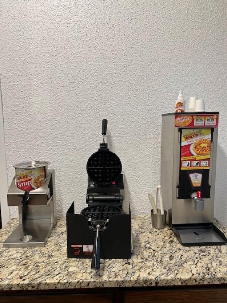 Posh Inn & Suites