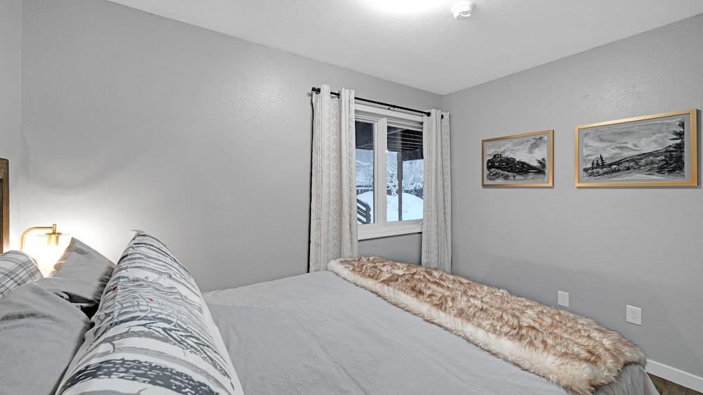 Fairbanks Fox Den 2 Bedroom Townhouse