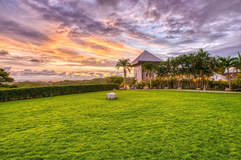 Luxury 15br Ocean View Estate in Nosara Ideal for Retreats Weddings Corporate Events