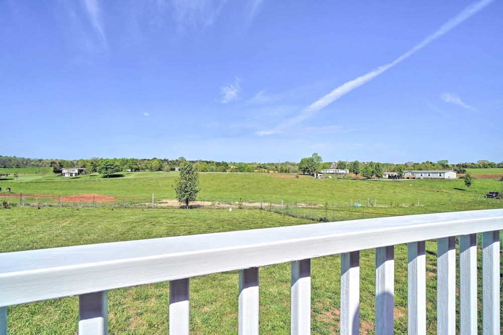 Sweetwater Vacations - Landscape Views: Sweetwater Country Cottage! - Property Image 10