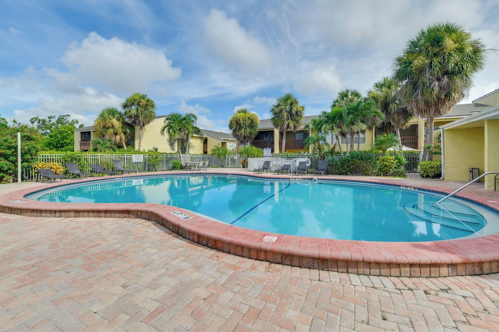 Explore Sarasota: Condo w/ Pool Access, Near Dtwn