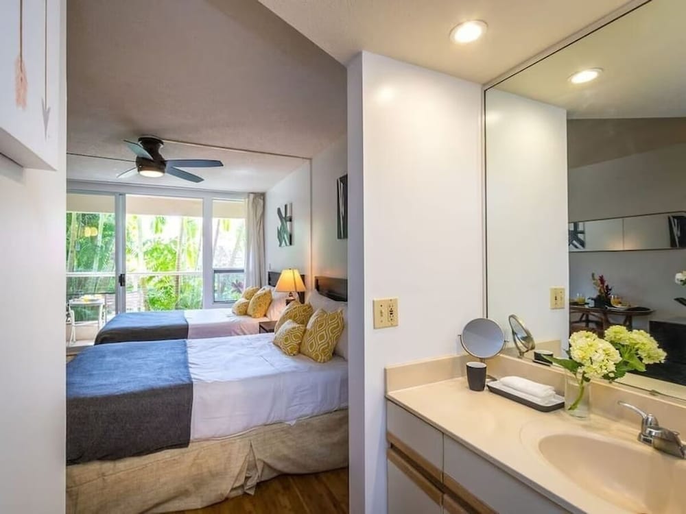 Signature Residences at Maui Banyan