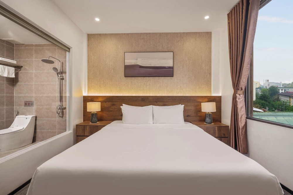 Kly Luxury Hotel
