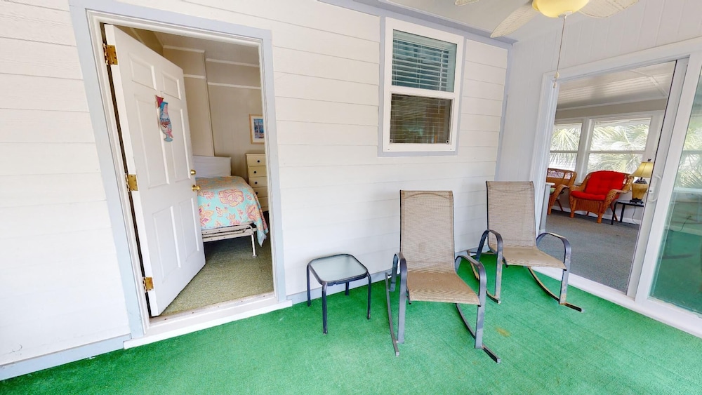 Beach Nugget by Tybee Vacation Rentals
