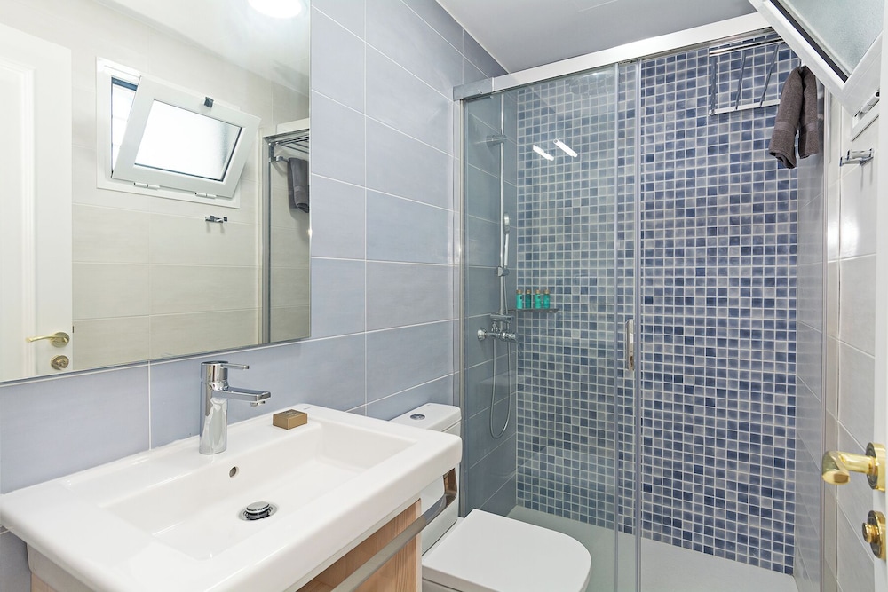 3 Bed Villa - Pool, Patio, Outdoor Dining Terrace