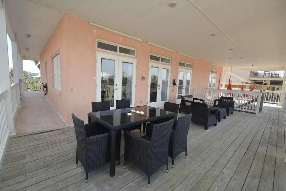 Just Beachy A Luxury Retreat Sleeps 12 3 Levels With Elevator- Perfect for 1-3 Families