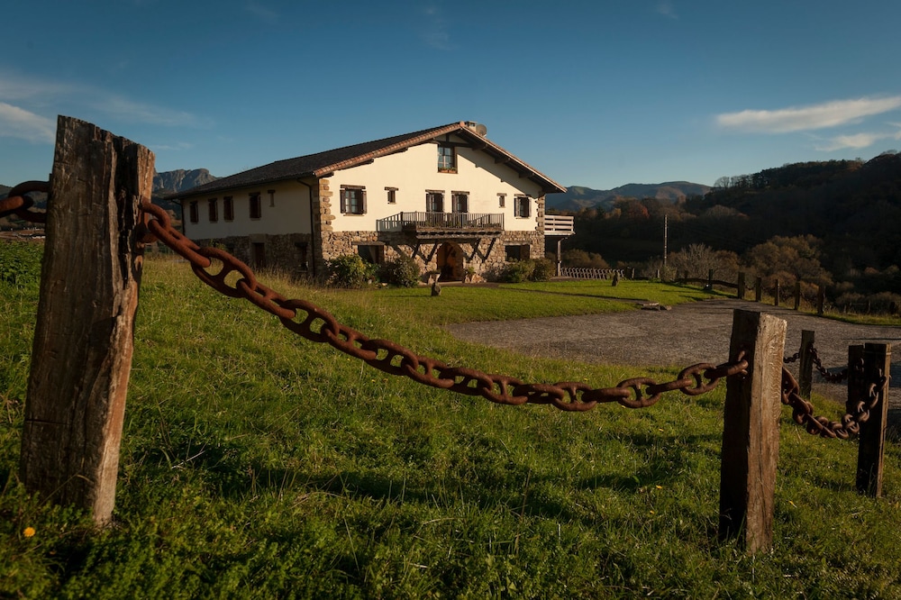 Casa Peluaga