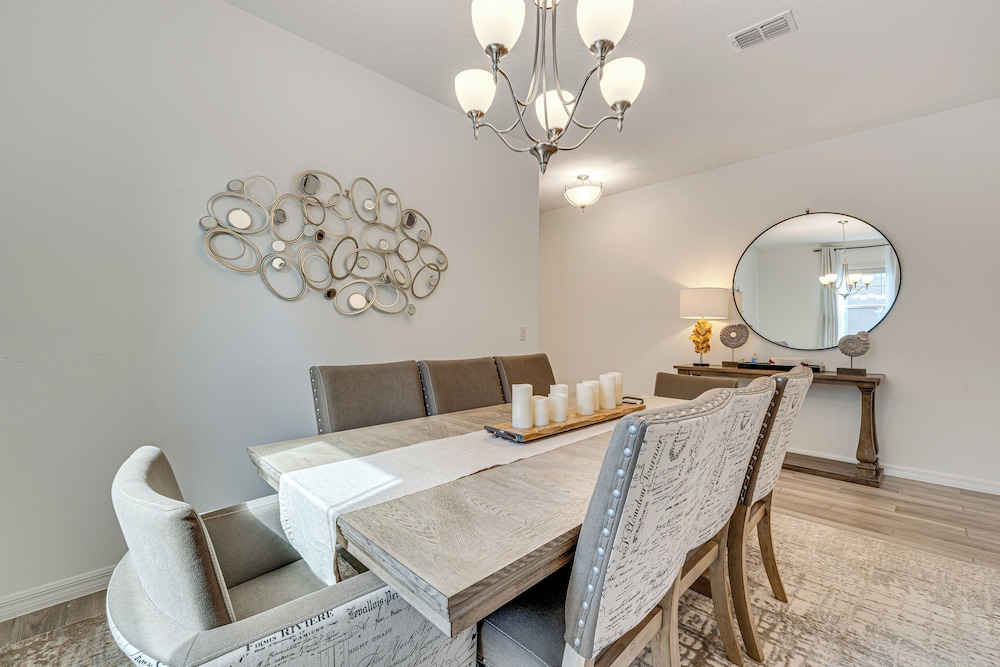 Game Room & Community Perks: Davenport Home!