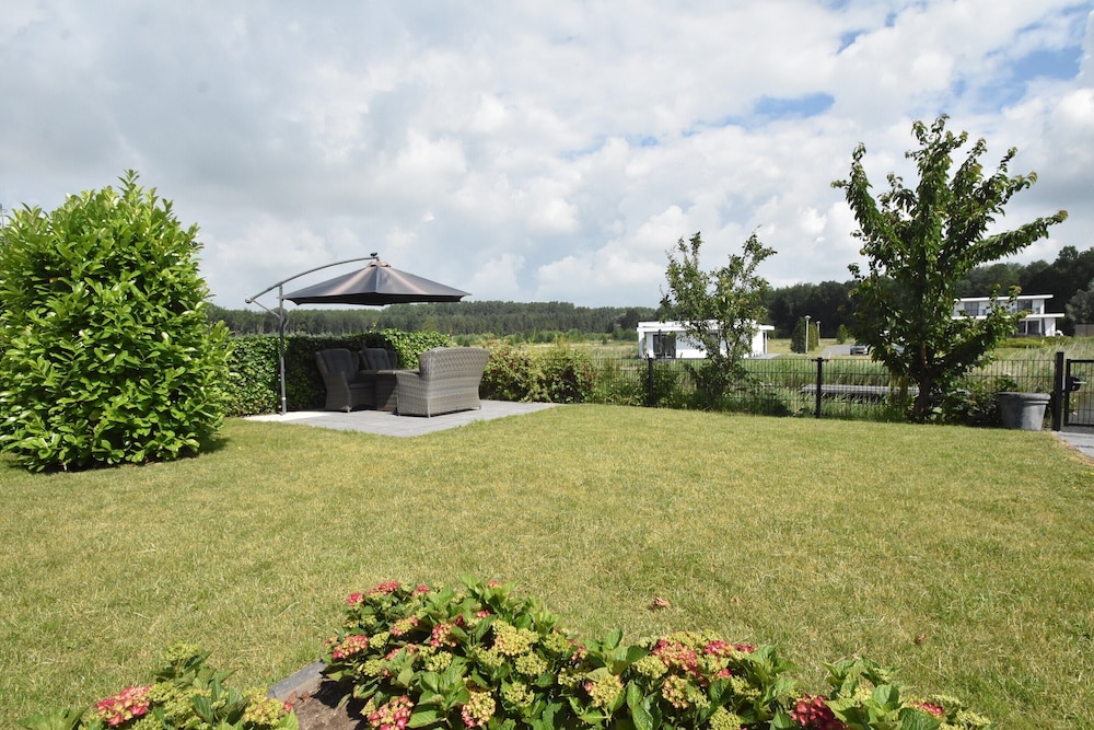 Pleasant Villa in Harderwijk With Fenced Garden view 3