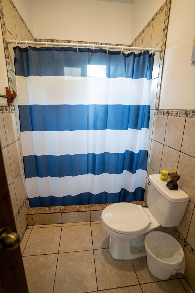 Residencia privada y con hermosa piscina