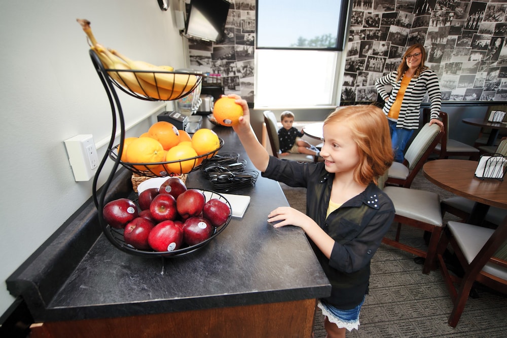 Cedar Rapids Vacations - Iowa House Hotel - Property Image 3