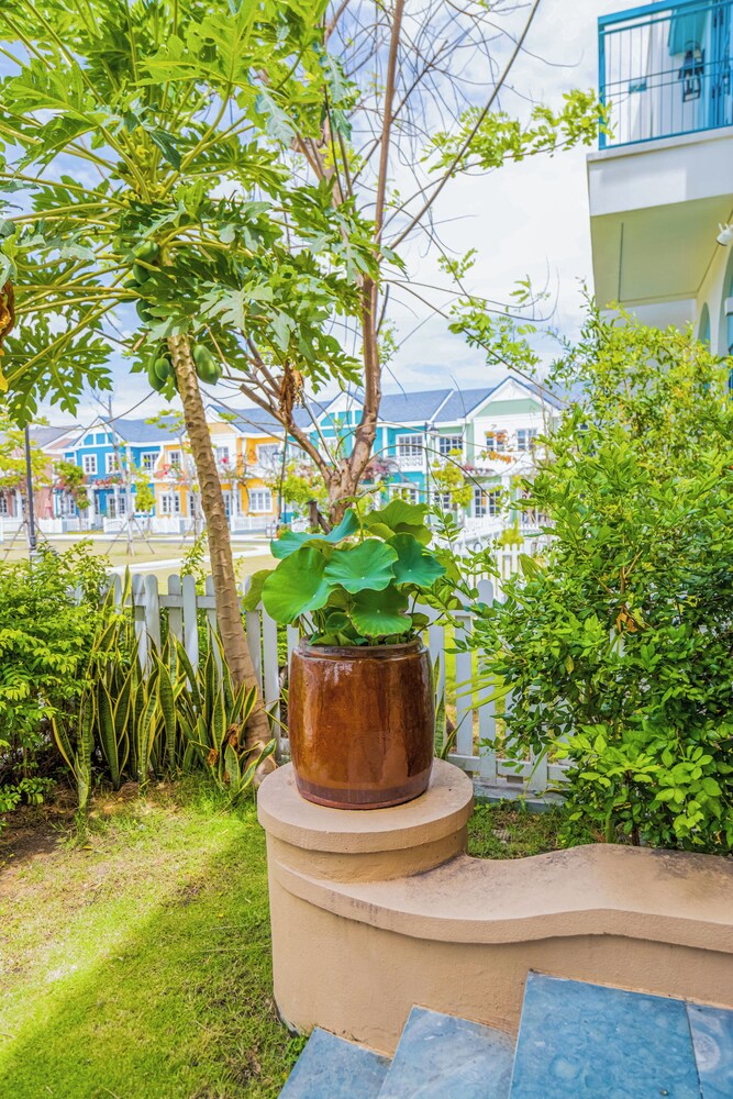 Luxury 3 br La Fleur Villa-Novaworld PT