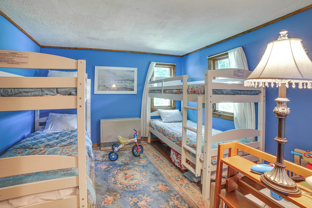 1/2 Mi to Ski: Secluded Home in Vermont view 4