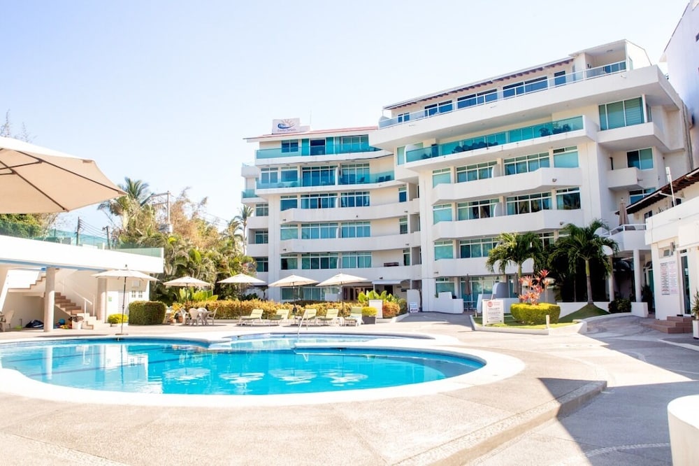 Hotel Suites Costa Dorada - Image 1