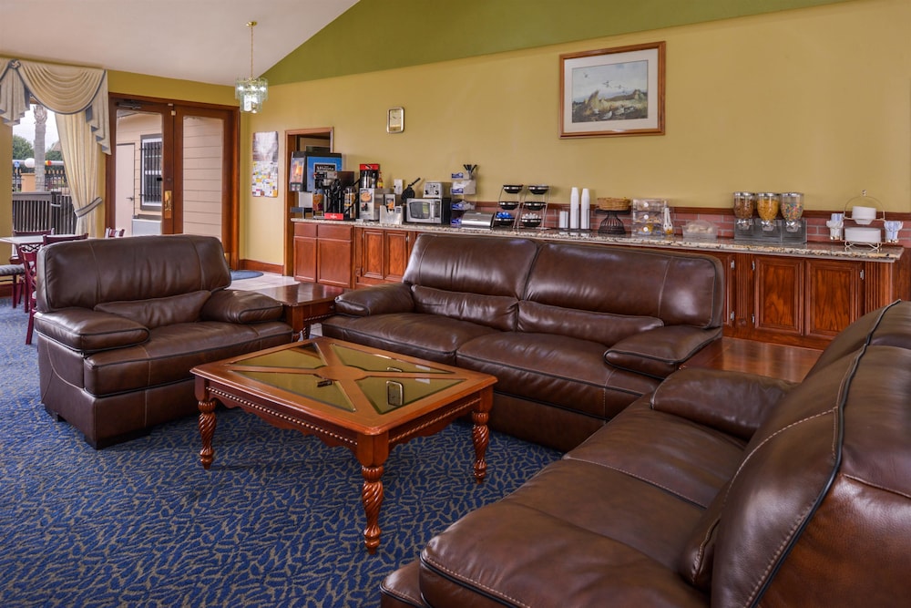 Americas Best Value Inn West Columbia view 4