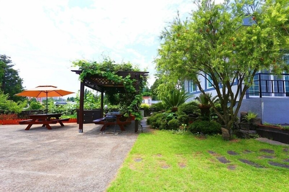 Munmoon House