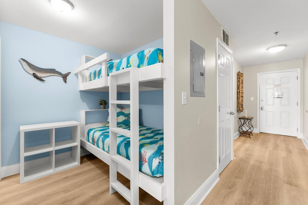 Laketown Wharf 713- Our Lil Sea-cret