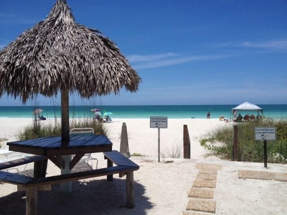 Coconuts Beach Resort