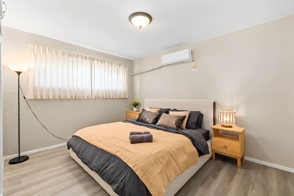 Cozy 2BR Home With Bright Interior Relaxing Patio